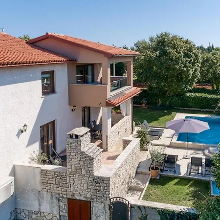 House Rita With Private Pool Vakantiehuis Marčana